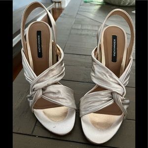 BCBG SOFT NAPPA PLATINO